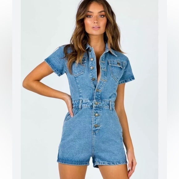 NWT NWT: Lioness Revolve - U Know What’s Up denim romper XS - Picture 1 of 5